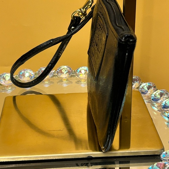 Coach Poppy Black Wristlet Approx. 6.5 x 4 - Picture 3 of 10